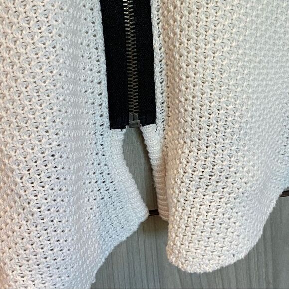 Nicole by Nicole Miller Cream Sweater w/ zipper detail XS - Picture 5 of 7